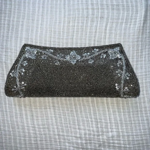 New Elegant Beaded Clutch - Picture 3 of 5